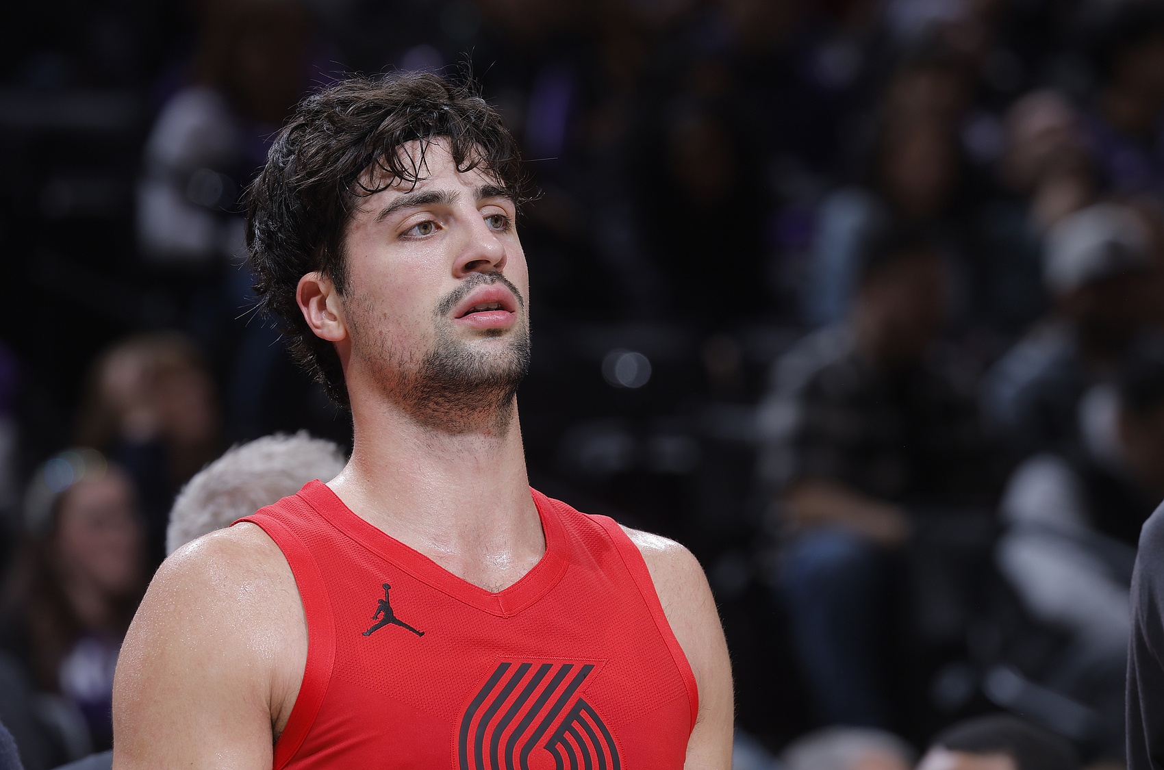 奇异果体育赛程-把锅背好！阿夫迪亚19中7&amp;三分12投仅2中 还有7失误！