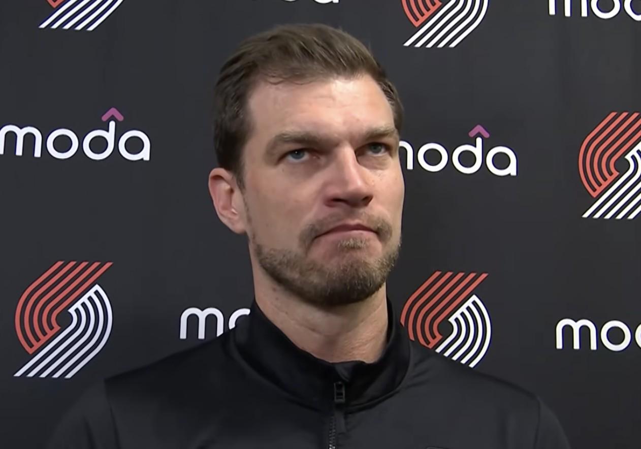 奇异果体育观看-斯普利特：杨瀚森身体上正在变得更好，但很多方面还需要提高